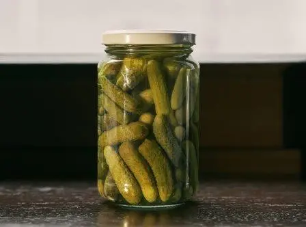 Hashem Gets Woman Out of a Pickle!